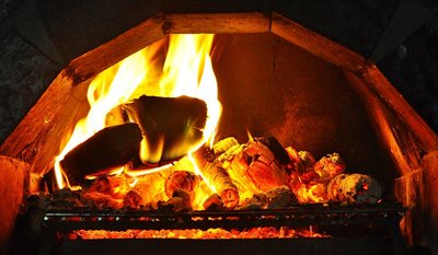 薪ストーブの燃焼効率と熱効率の関係とは？